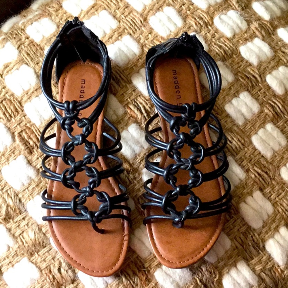 Madden Girl Black Sandals Size 8